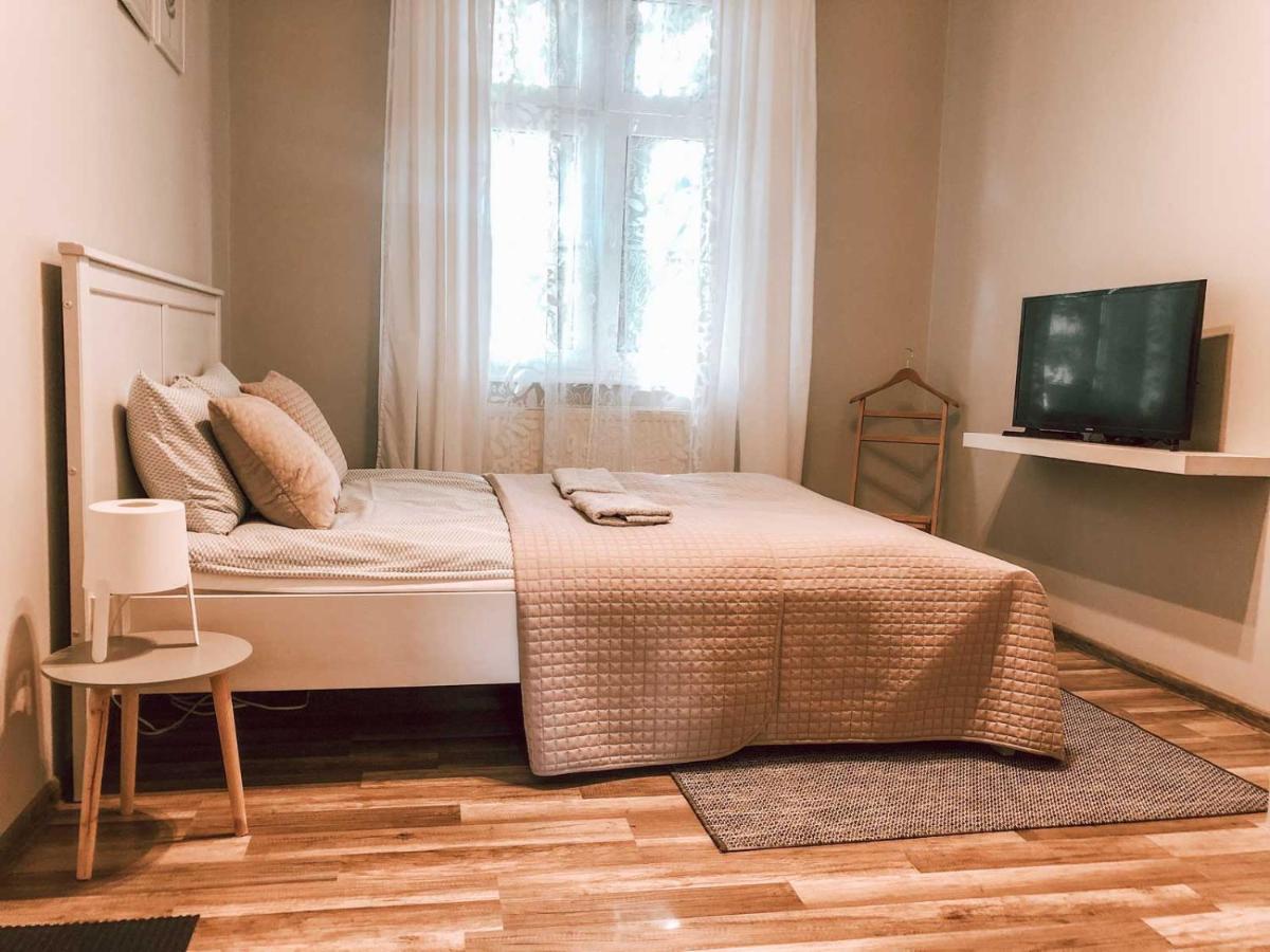 Bankowa 8 Guest Rooms Zielona Góra Buitenkant foto